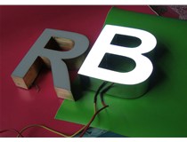 LED樹脂發(fā)光字廠家的制作方法是什么呢？山西德軒做字廠和您分析